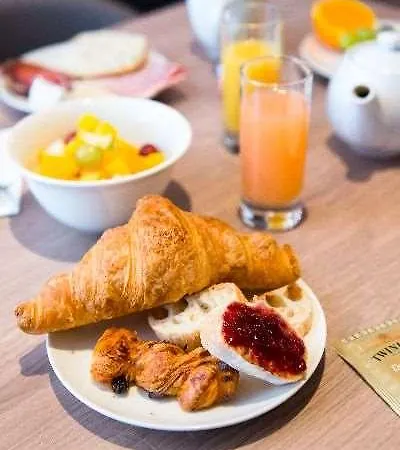 Готель Brit Brest Kerhuon 3*